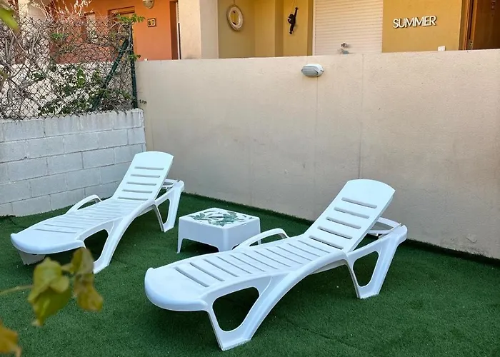Bajo Con Jardin A Pie De Playa Y Piscina Comunitaria Con Jacuzzi