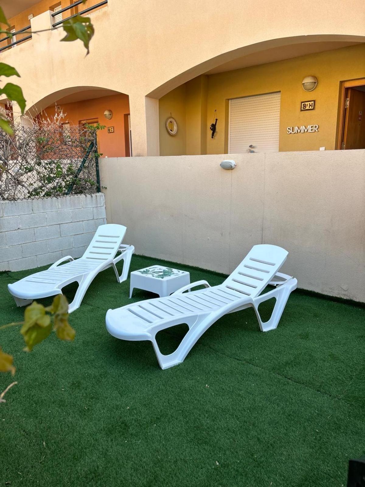 Bajo Con Jardin A Pie De Playa Y Piscina Comunitaria Con Jacuzzi *